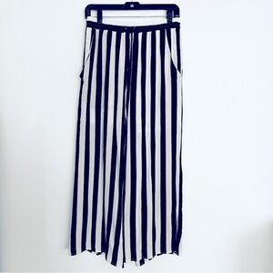 Fantastic Fawn Black And White Striped Ankle Length Pants Size Medium